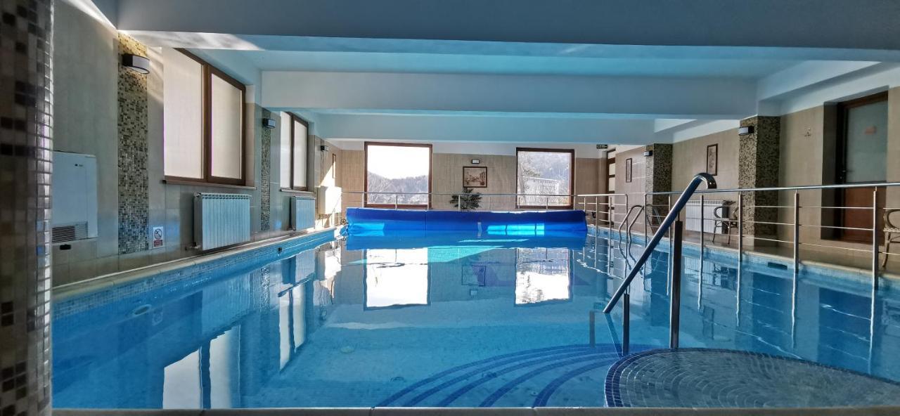 Hotel Suprem Băile Olăneşti Екстериор снимка