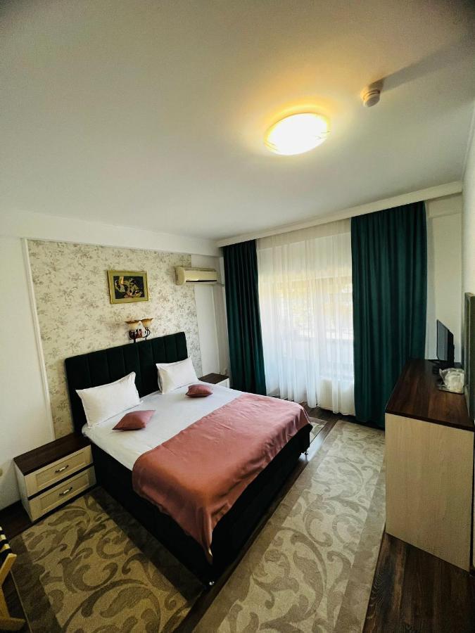 Hotel Suprem Băile Olăneşti Екстериор снимка