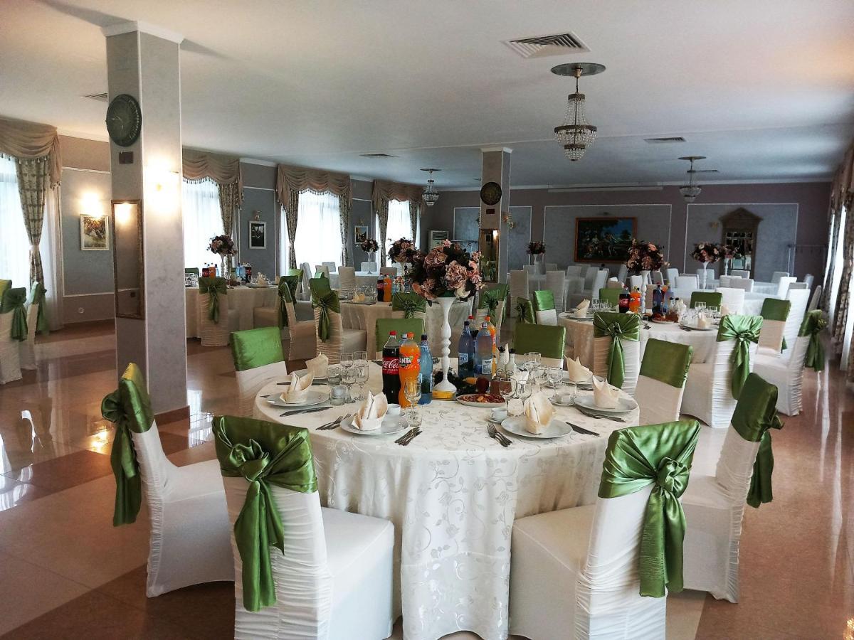 Hotel Suprem Băile Olăneşti Екстериор снимка