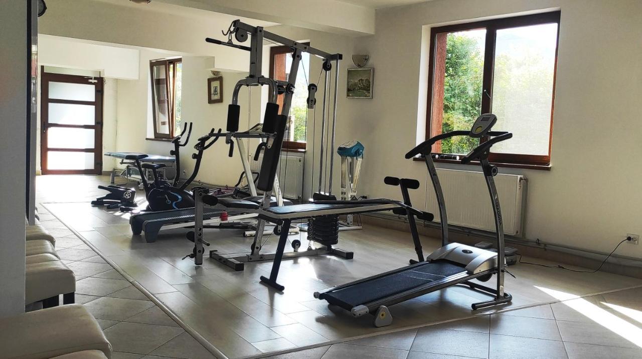 Hotel Suprem Băile Olăneşti Екстериор снимка