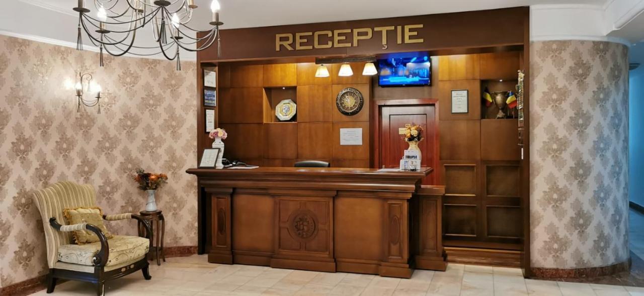 Hotel Suprem Băile Olăneşti Екстериор снимка