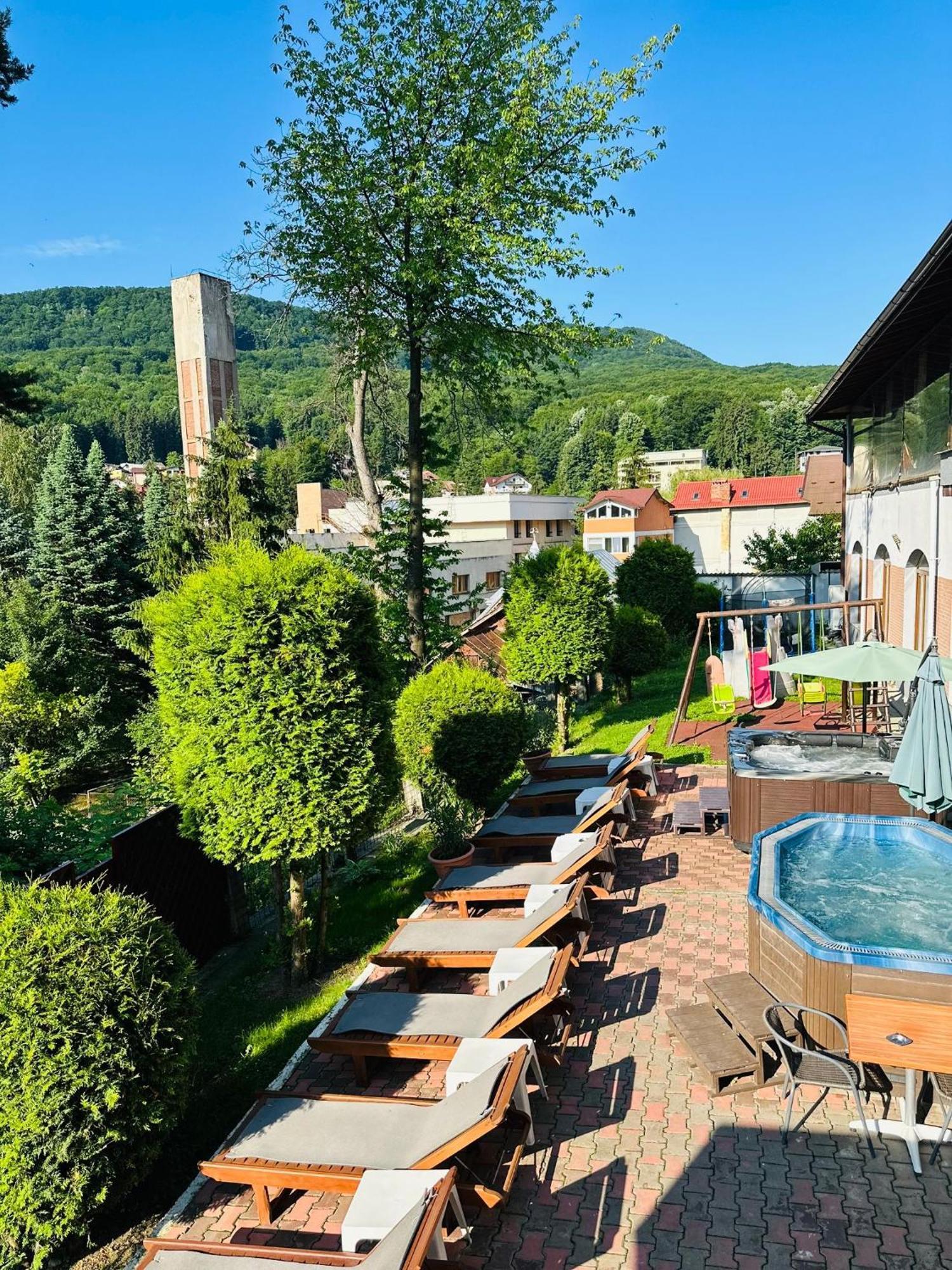 Hotel Suprem Băile Olăneşti Екстериор снимка